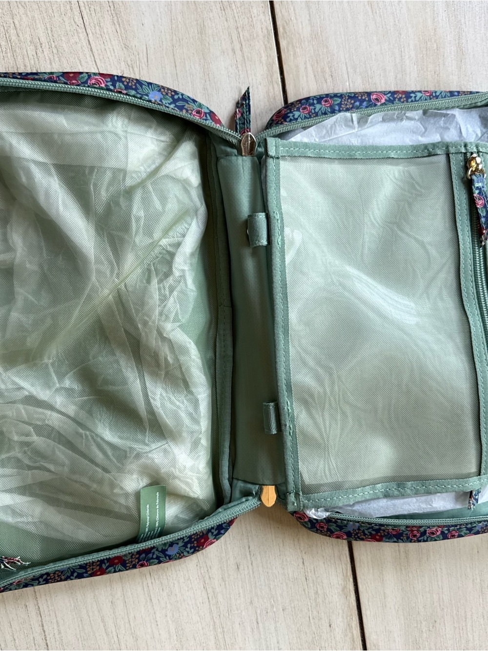 NWT Rifle Paper Co. Travel Cosmetic Case - Picture 6 of 6